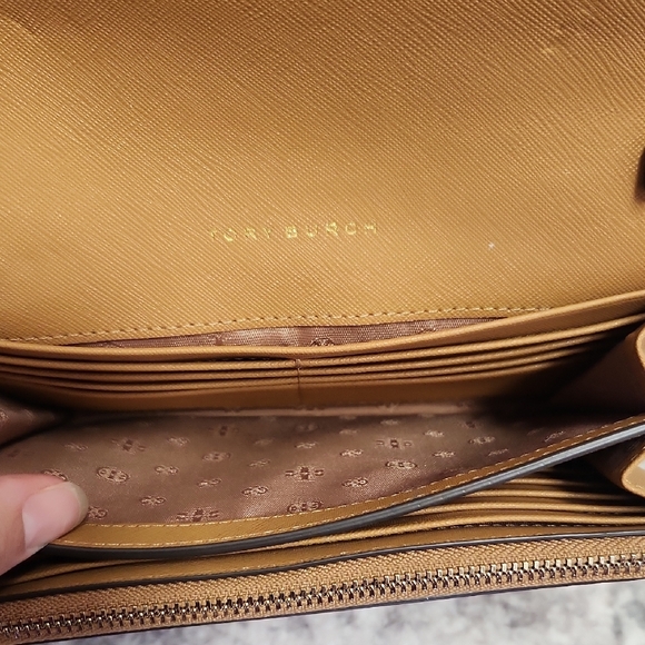 Tory Burch Gold Chain Tan Crossbody Bag - Picture 5 of 11